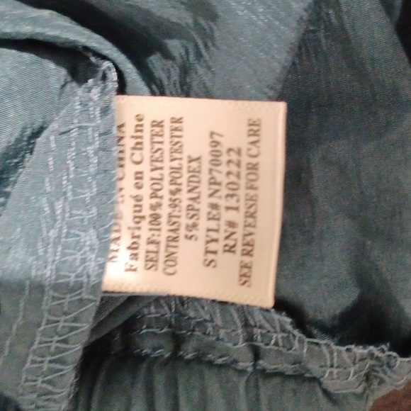 NEW IN jogger pants w/ drawstring & pockets. Parachute feel. Medium. NWT - Picture 15 of 16